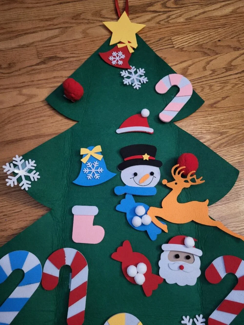 Felt Christmas Teee with Decorations